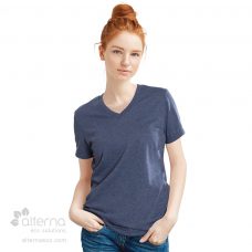 T-shirt en coton bio fabriqué au Québec avec col en V