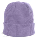 Tuque côtelée en polyester recyclé conçue et décorée au Québec_Lilas